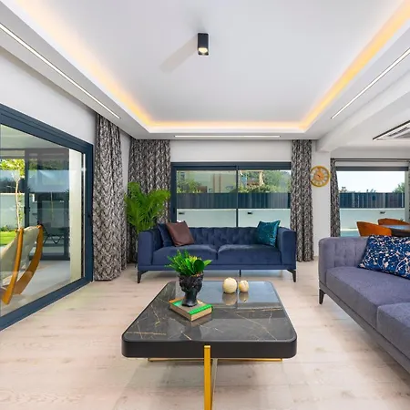 Otel Alavya Oeluedeniz With Heated Pool In Winter