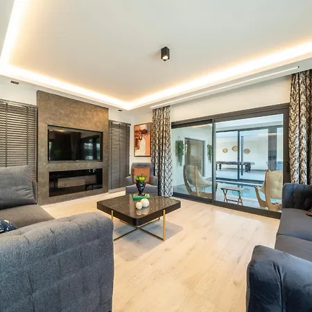 Otel Alavya Oeluedeniz With Heated Pool In Winter
