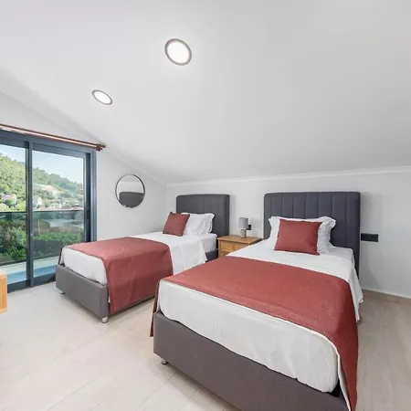 Alavya Oeluedeniz With Heated Pool In Winter